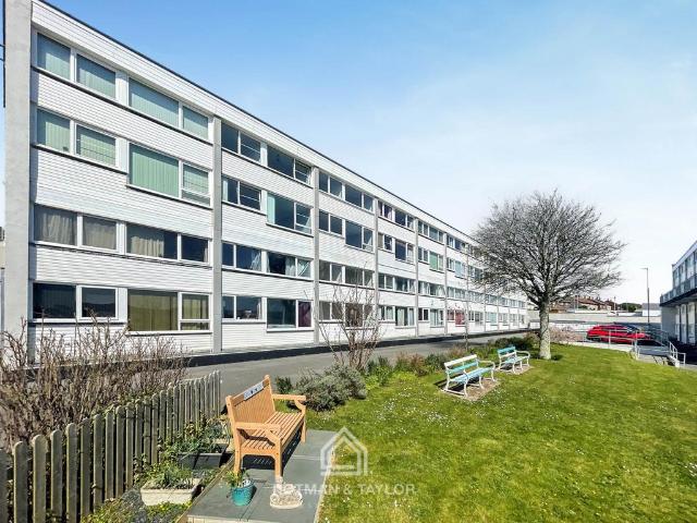 Flat for sale in Torpoint