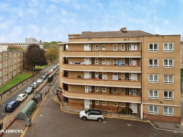 Flat for sale in London Borough of Tower Hamlets, Greater London
