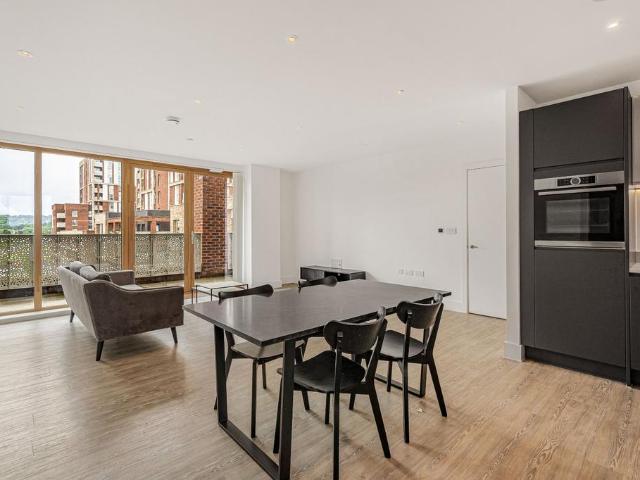 Flat for sale in Greater London