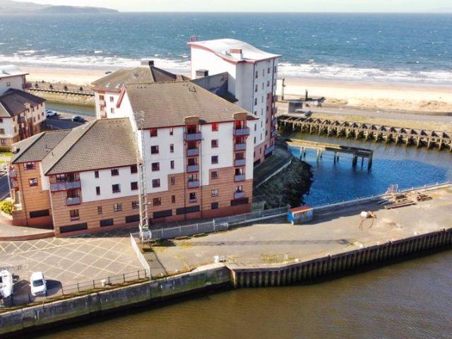 Flat for sale in Ayr, Fort