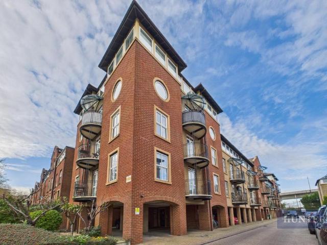 Flat for sale in Ocean Village, Isle Of Man