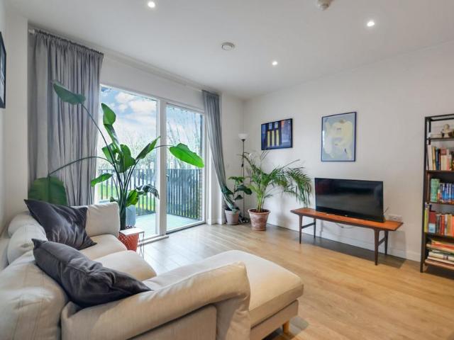 Flat for sale in Clapton, Lower Clapton