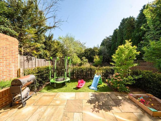Flat for sale in London Borough of Croydon, Purley