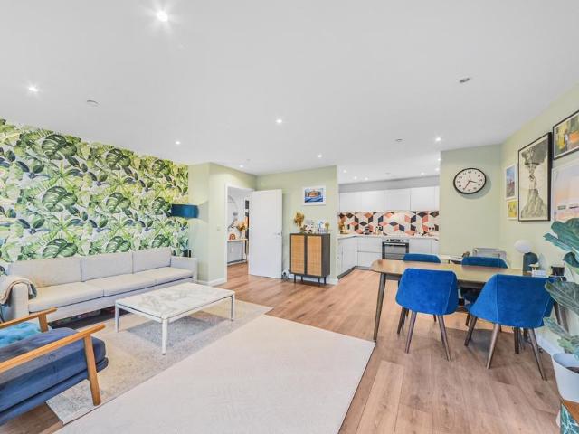 Flat for sale in Woodberry Down, Cat Hill