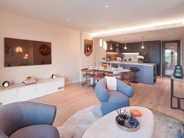 Flat for sale in Chelsea Harbour, Greater London