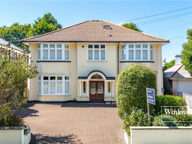 Flat for sale in Pokesdown, Bournemouth