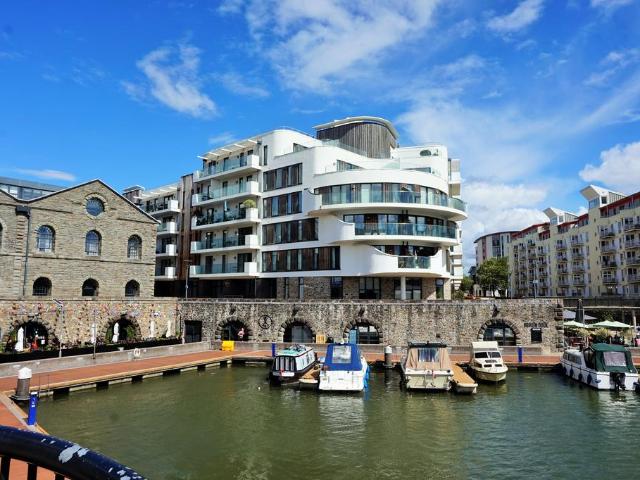 Flat for sale in Spike Island, Feckenham