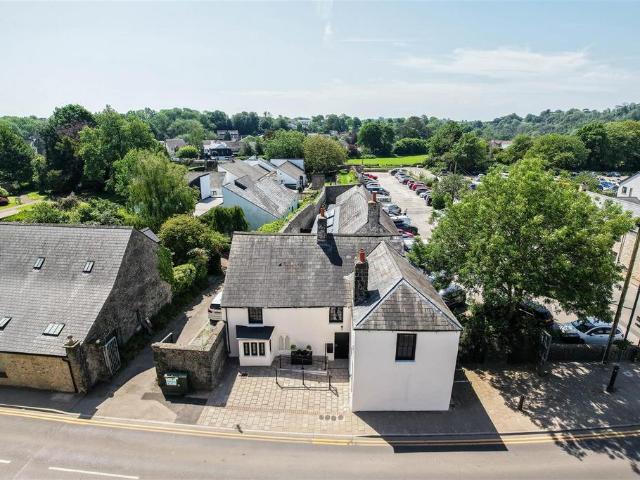 Flat for sale in Llanblethian, Cowbridge