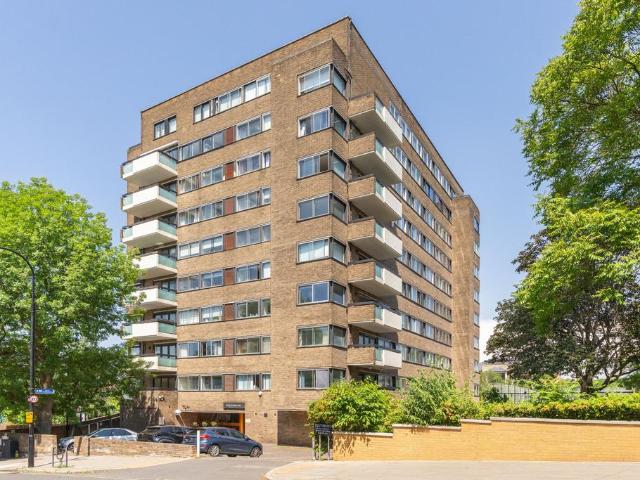 Flat for sale in South Hampstead, Greater London