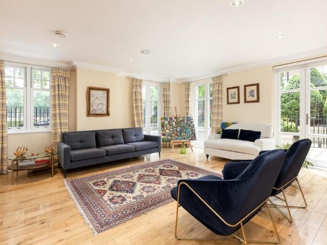 Flat for sale in Westminster, Pimlico