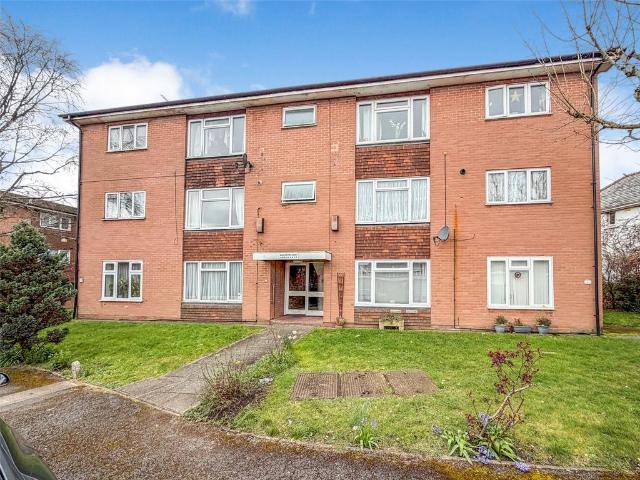Flat for sale in Cargate, Aldershot