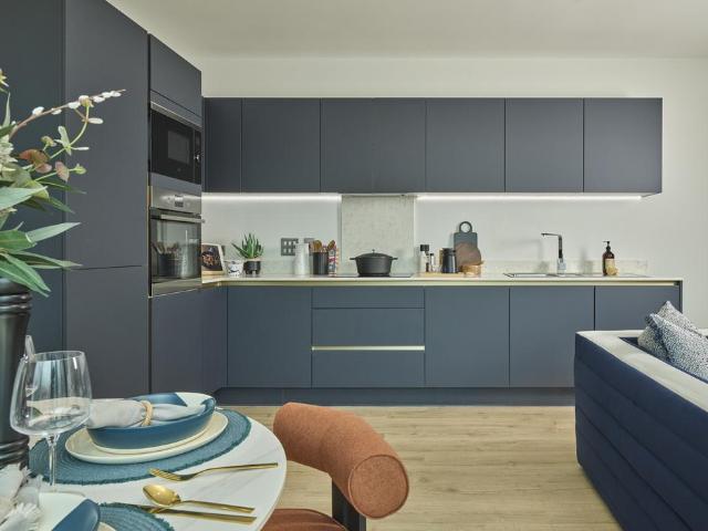 Flat for sale in E15, London