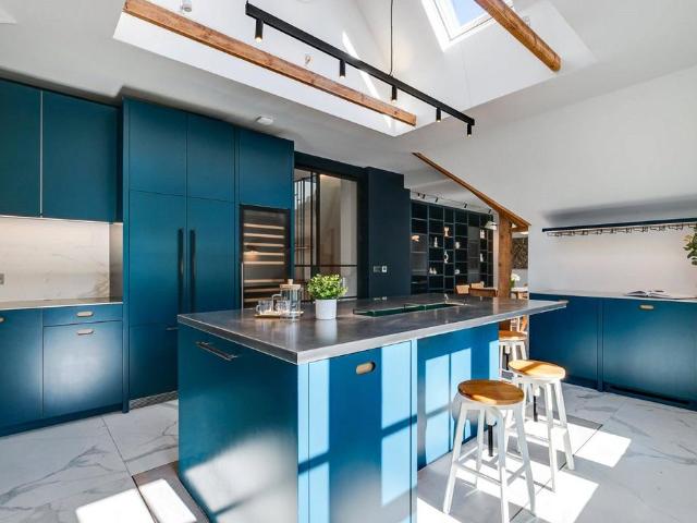 Flat for sale in West Hampstead, Greater London