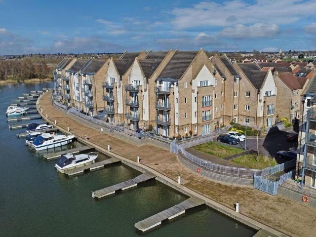 Flat for sale in Huntingdon, Cambridgeshire
