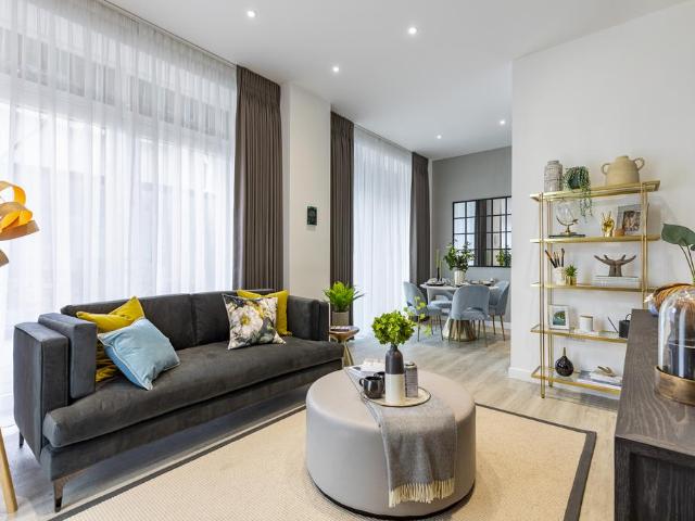 Flat for sale in E15, London