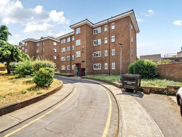 Flat for sale in Greater London
