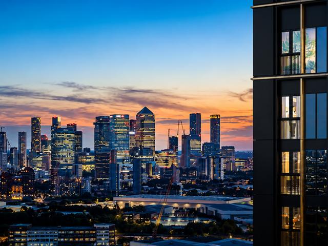 Flat for sale in West Ham, Greater London