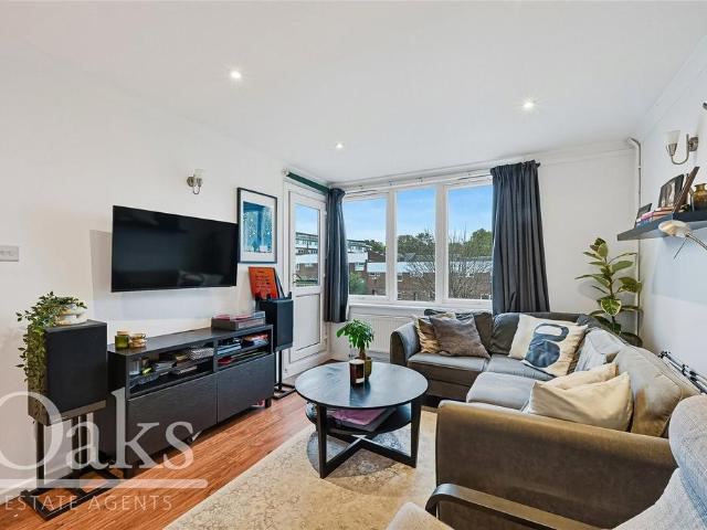 Flat for sale in Roupell Park Estate, Greater London