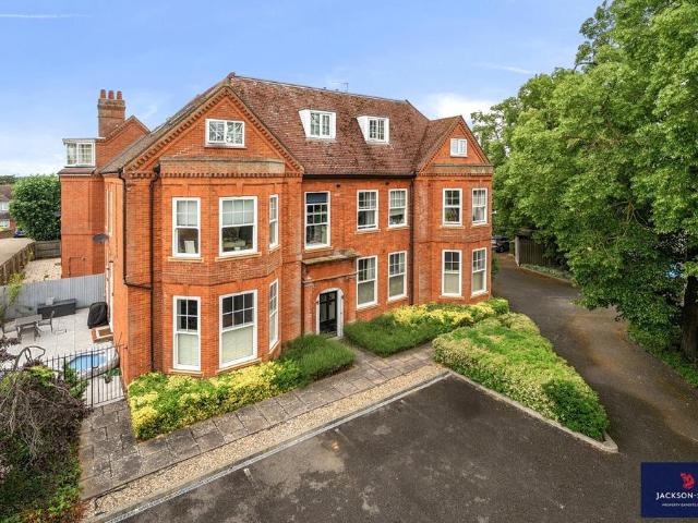 Flat for sale in Chedburgh, Suffolk