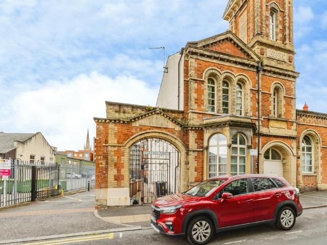 Flat for sale in New Boultham, Brayford