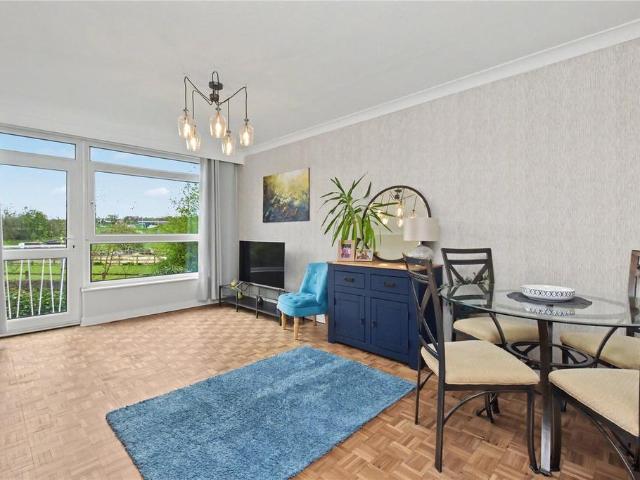 Flat for sale in Weetwood, West Yorkshire