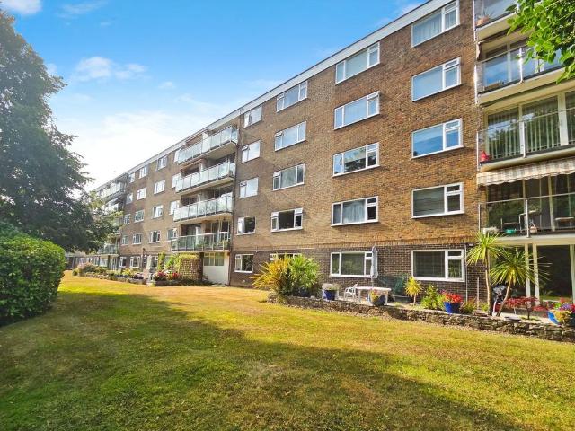 Flat for sale in Bournemouth