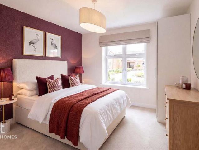 Flat for sale in Borehamwood, Hertsmere