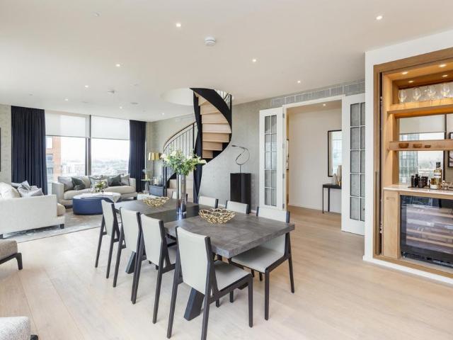Flat for sale in Nine Elms, Greater London