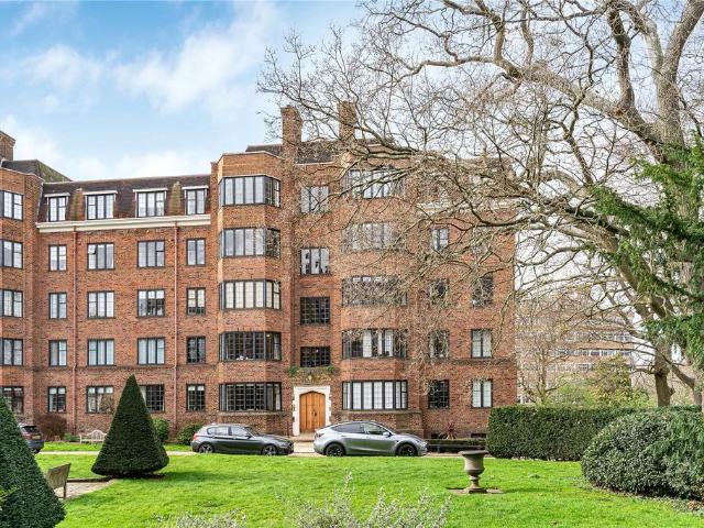 Flat for sale in Putney, Greater London