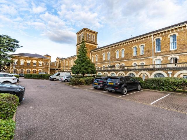 Flat for sale in Friern Barnet, Isle Of Man