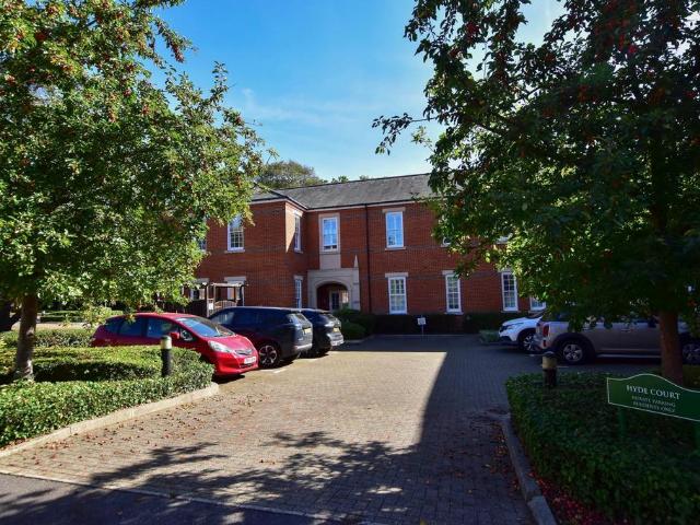 Flat for sale in Napsbury Park, St Albans