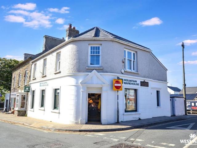 Flat for sale in Wales