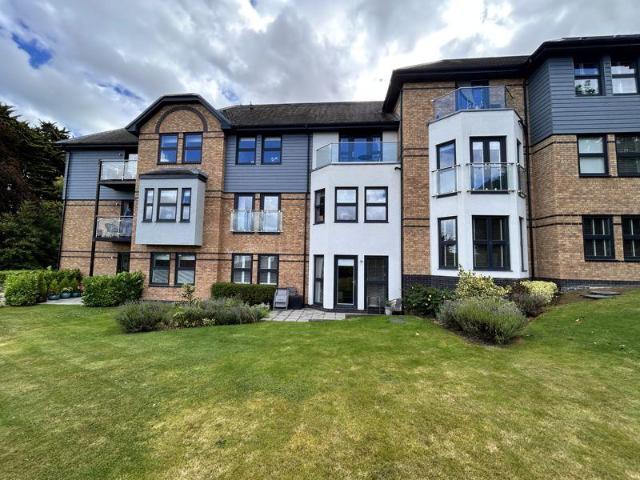 Flat for sale in Colwyn Bay, Wales