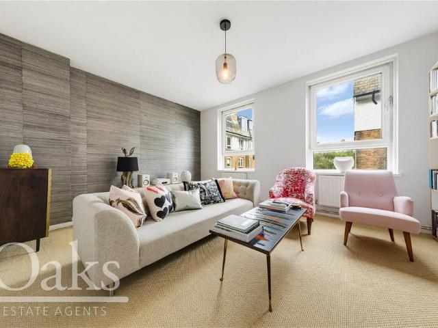 Flat for sale in Streatham Hill, Greater London