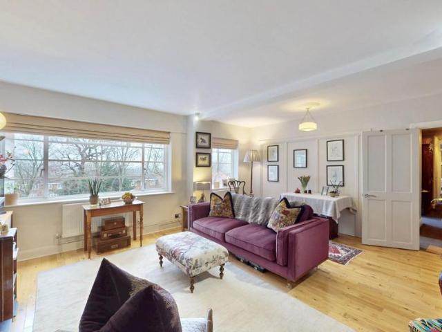Flat for sale in London Borough of Haringey, Greater London
