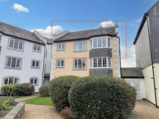 Flat for sale in Falmouth, Cornwall