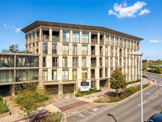 Flat for sale in Eddington, Cambridge