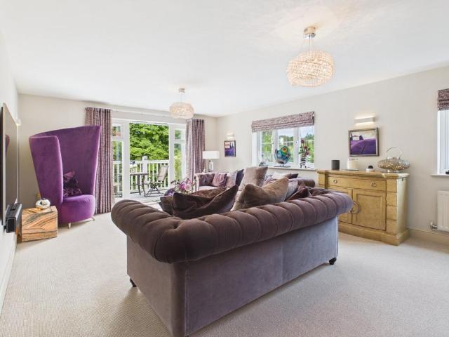 Flat for sale in Gerrards Cross, Denham