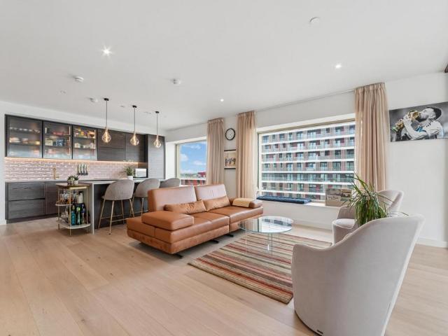 Flat for sale in Silvertown, Greater London