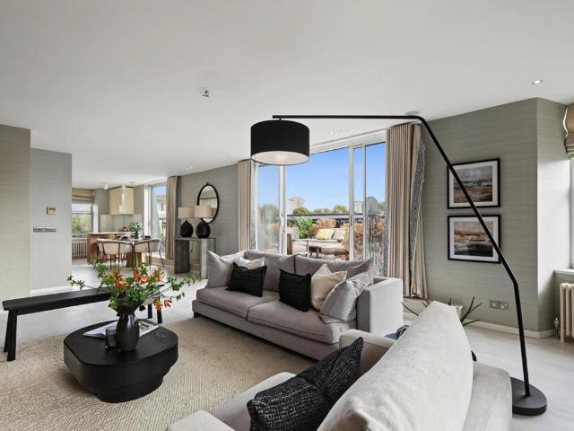 Flat for sale in Maida Vale, Greater London