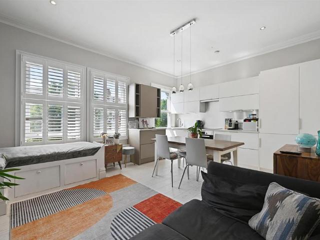 Flat for sale in Kensal Town, Greater London