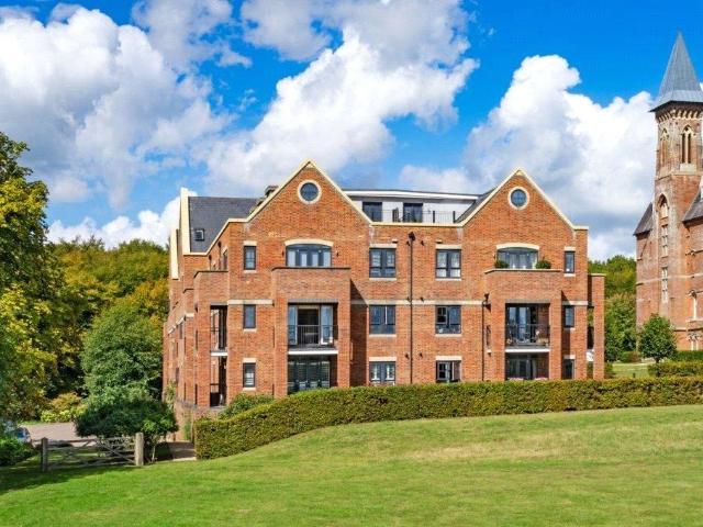 Flat for sale in Mayfield, Cross In Hand