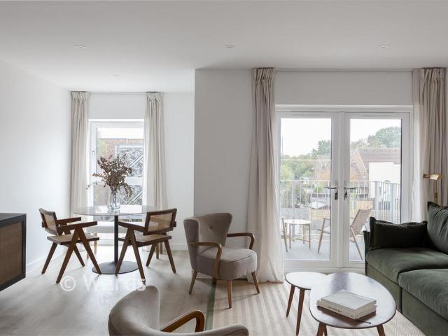Flat for sale in Sandown Park, Kent