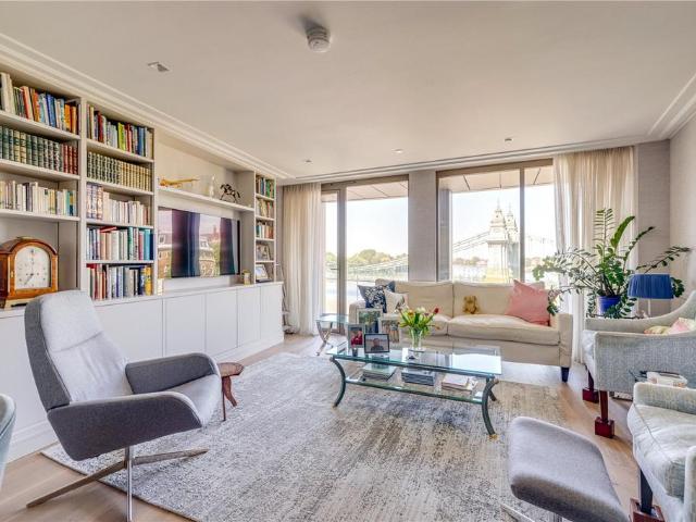 Flat for sale in Hammersmith, Greater London