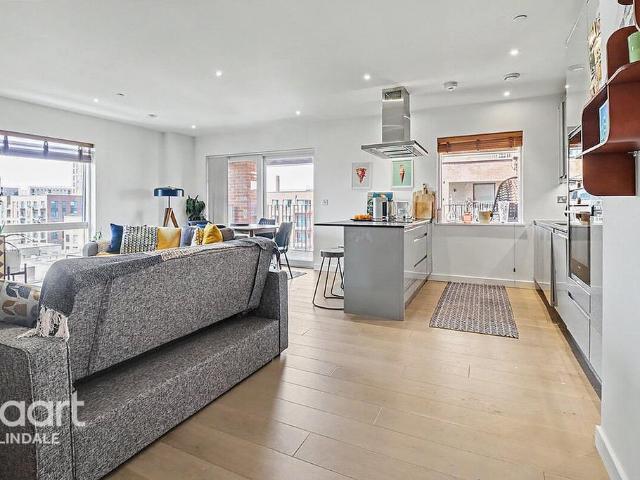 Flat for sale in Colindale, Greater London