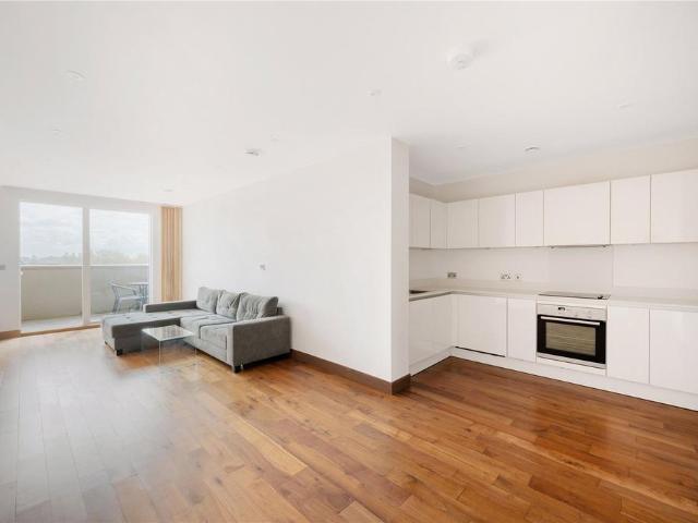 Flat for sale in West Hampstead, Greater London