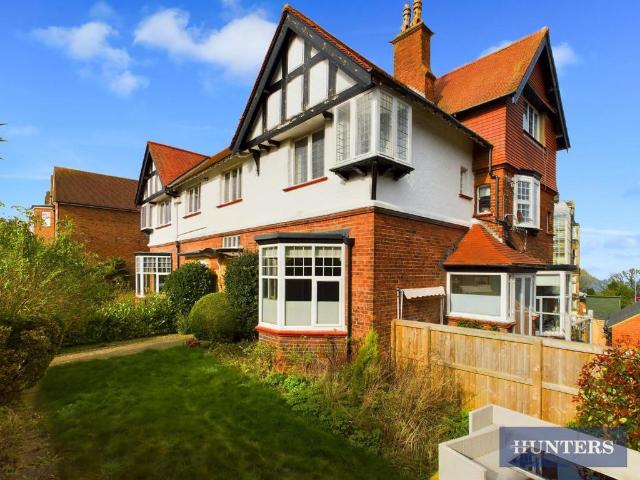 Flat for sale in South Cliff, Kepwick