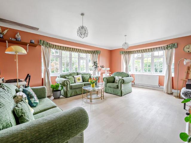 Flat for sale in Shortlands, Greater London