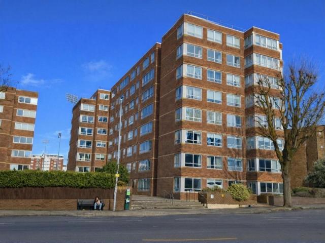 Flat for sale in Brunswick