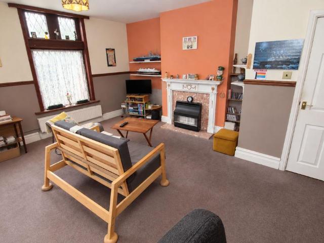 Flat for sale in Walsden, West Yorkshire